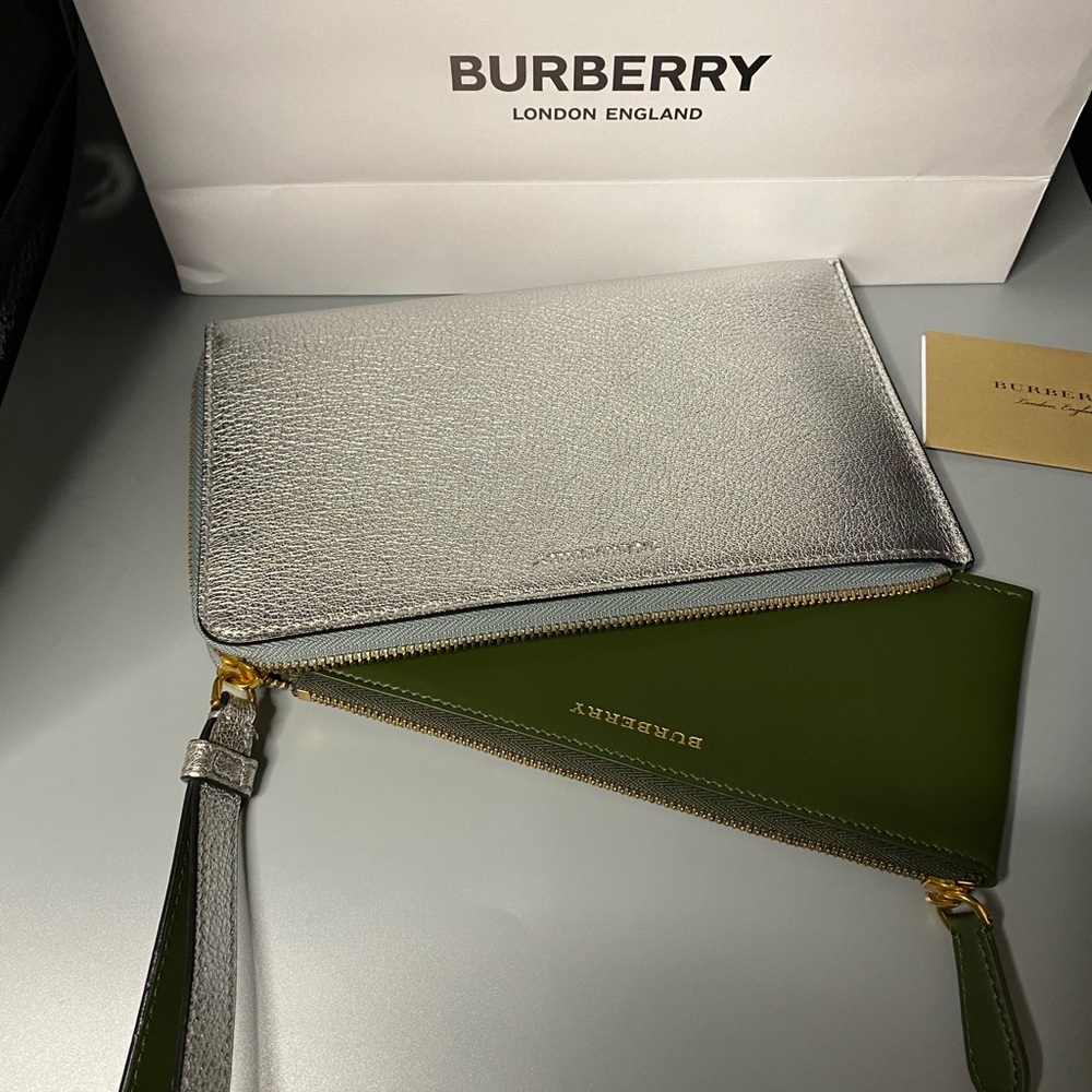Burberry silver clutch - Picture 2 of 16
